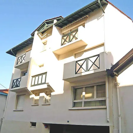 Apartman Irrintzina *
